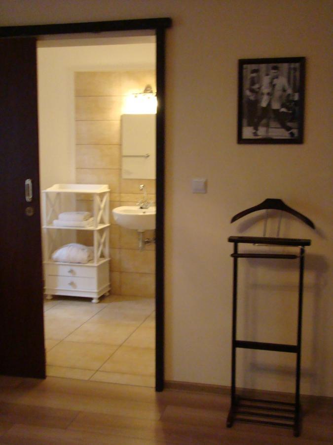 Bobrowa Dolina Bed & Breakfast Ryn  Eksteriør bilde
