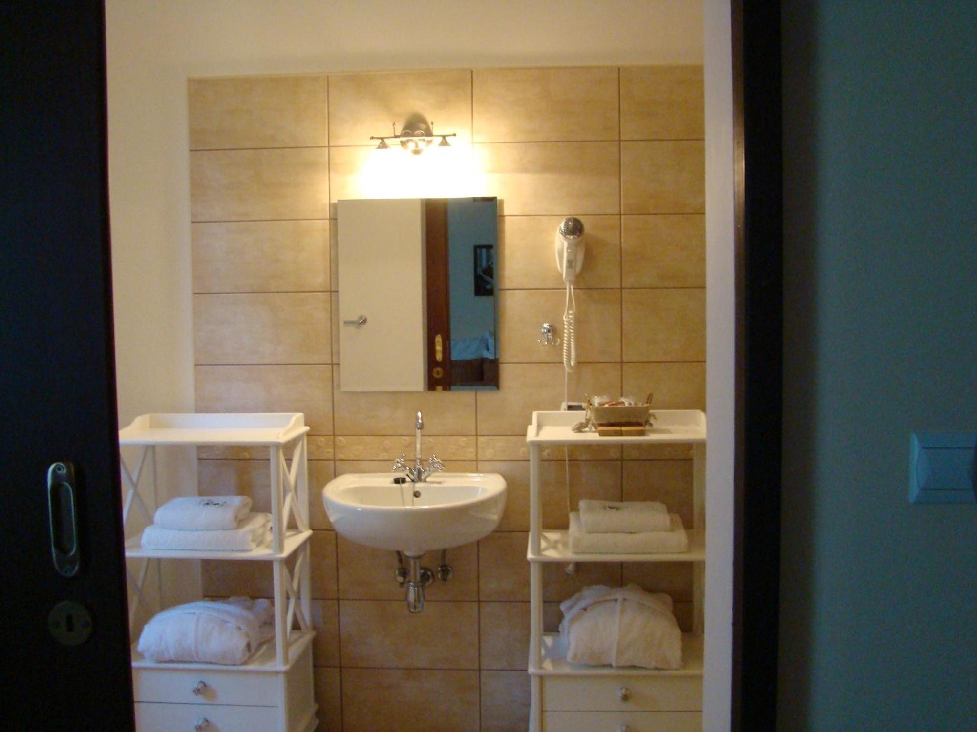 Bobrowa Dolina Bed & Breakfast Ryn  Rom bilde