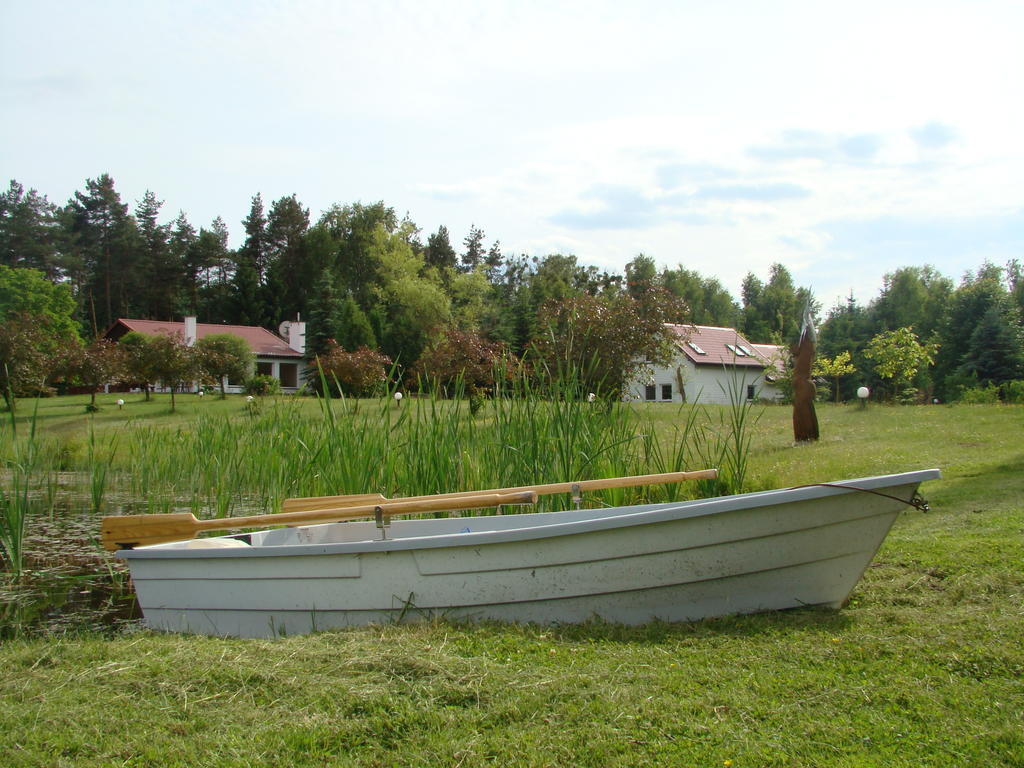 Bobrowa Dolina Bed & Breakfast Ryn  Eksteriør bilde
